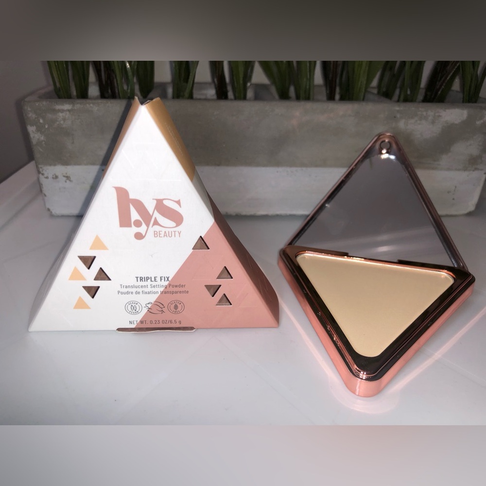 BNIB LYS Beauty Triple Fix Setting Powder - Resilience (Translucent)